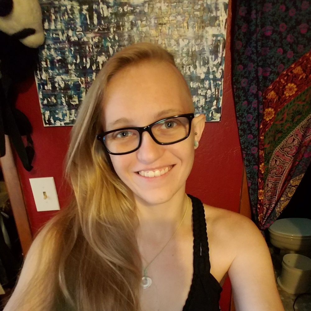 Meet your Posher, Kelly